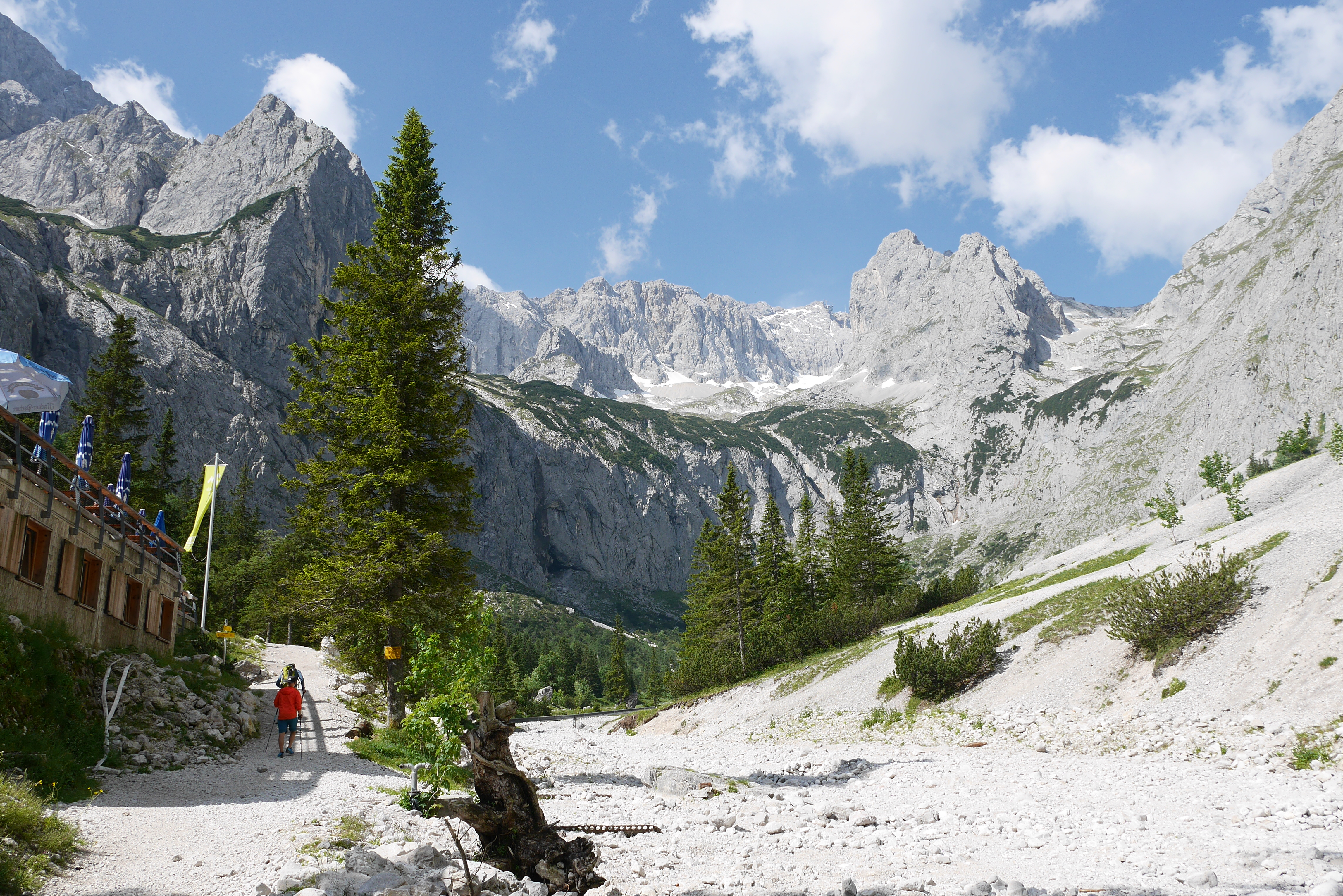 Blick zur Zugspitze von der Höllentalanger Hütte